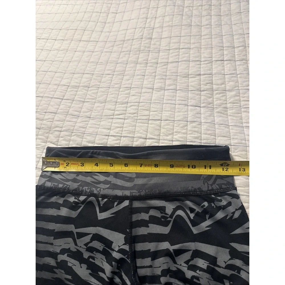 Nike‎ Dri-FIT Womens XS Grey Black Abstract Camo Striped Leggings 872812-065